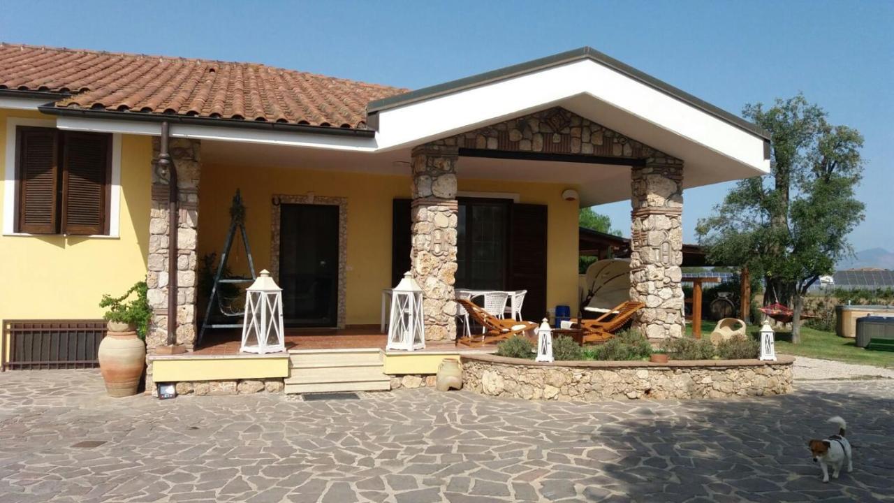 Crisam Bed & Breakfast Sabaudia Exterior foto